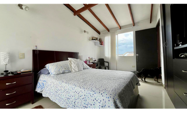 Maravillosa casa medianera en venta,barrio Belmonte. Pereira-Colombia.