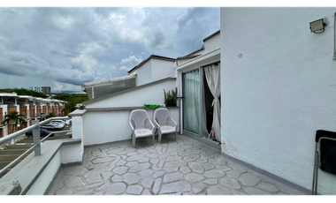 Maravillosa casa medianera en venta,barrio Belmonte. Pereira-Colombia.