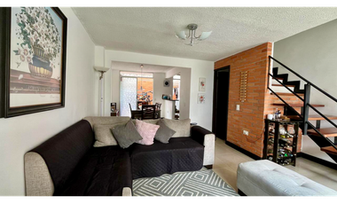 Maravillosa casa medianera en venta,barrio Belmonte. Pereira-Colombia.