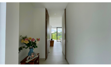 Extraordinaria Casa moderna con piscina en Cerritos.Pereira-Colombia.