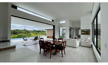 Extraordinaria Casa moderna con piscina en Cerritos.Pereira-Colombia.