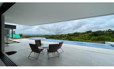 Extraordinaria Casa moderna con piscina en Cerritos.Pereira-Colombia.