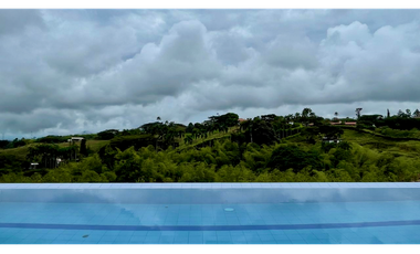 Extraordinaria Casa moderna con piscina en Cerritos.Pereira-Colombia.