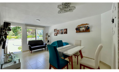 Extraordinaria casa remodelada en Cerritos Campestre con baño completo en el primer piso. Galicia. Pereira.