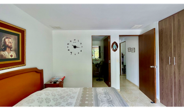 Extraordinaria casa remodelada en Cerritos Campestre con baño completo en el primer piso. Galicia. Pereira.