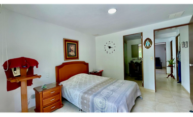 Extraordinaria casa remodelada en Cerritos Campestre con baño completo en el primer piso. Galicia. Pereira.