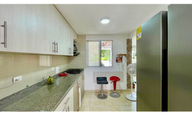 Extraordinaria casa remodelada en Cerritos Campestre con baño completo en el primer piso. Galicia. Pereira.