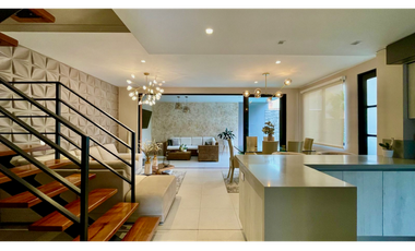 Extraordinaria casa remodelada en Mukava del Valle con Jacuzzi. Cerritos. Pereira - Colombia.