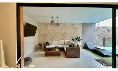 Extraordinaria casa remodelada en Mukava del Valle con Jacuzzi. Cerritos. Pereira - Colombia.