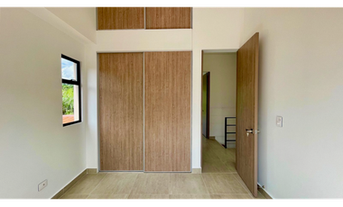 Extraordinaria casa remodelada en Mukava del Valle con Jacuzzi. Cerritos. Pereira - Colombia.