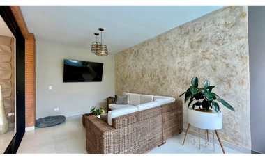 Extraordinaria casa remodelada en Mukava del Valle con Jacuzzi. Cerritos. Pereira - Colombia.