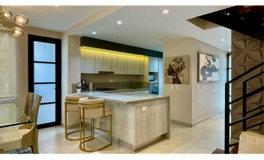 Extraordinaria casa remodelada en Mukava del Valle con Jacuzzi. Cerritos. Pereira - Colombia.