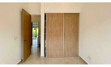 Extraordinaria casa remodelada en Mukava del Valle con Jacuzzi. Cerritos. Pereira - Colombia.