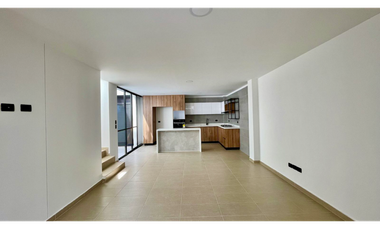 Extraordinaria casa nueva en Cerritos Home con piscina y 168 m2 con 3 alcobas y 4 baños. Pereira - Colombia.