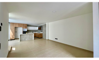 Extraordinaria casa nueva en Cerritos Home con piscina y 168 m2 con 3 alcobas y 4 baños. Pereira - Colombia.