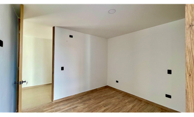 Extraordinaria casa nueva en Cerritos Home con piscina y 168 m2 con 3 alcobas y 4 baños. Pereira - Colombia.