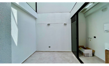 Extraordinaria casa nueva en Cerritos Home con piscina y 168 m2 con 3 alcobas y 4 baños. Pereira - Colombia.