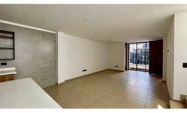 Extraordinaria casa nueva en Cerritos Home con piscina y 168 m2 con 3 alcobas y 4 baños. Pereira - Colombia.