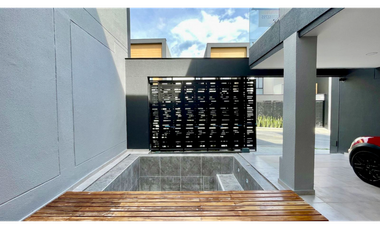 Extraordinaria casa nueva en Cerritos Home con piscina y 168 m2 con 3 alcobas y 4 baños. Pereira - Colombia.