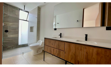 Extraordinaria casa nueva en Cerritos Home con piscina y 168 m2 con 3 alcobas y 4 baños. Pereira - Colombia.