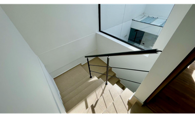 Extraordinaria casa nueva en Cerritos Home con piscina y 168 m2 con 3 alcobas y 4 baños. Pereira - Colombia.