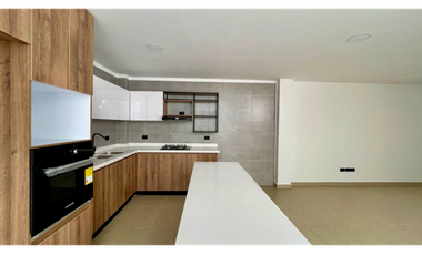 Extraordinaria casa nueva en Cerritos Home con piscina y 168 m2 con 3 alcobas y 4 baños. Pereira - Colombia.