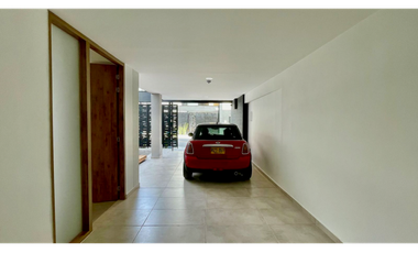 Extraordinaria casa nueva en Cerritos Home con piscina y 168 m2 con 3 alcobas y 4 baños. Pereira - Colombia.