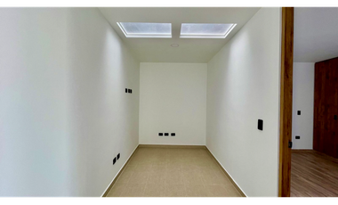 Extraordinaria casa nueva en Cerritos Home con piscina y 168 m2 con 3 alcobas y 4 baños. Pereira - Colombia.