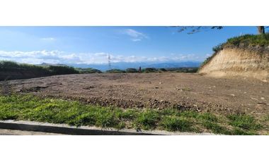 Extraordinario terreno en Cerritos Vía a Cartago con Vista al Valle. Pereira - Colombia.