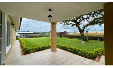 extraordinaria casa campestre en venta via Armenia- Pereira