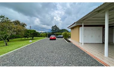 extraordinaria casa campestre en venta via Armenia- Pereira