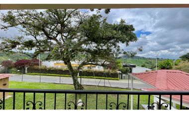 extraordinaria casa campestre en venta via Armenia- Pereira