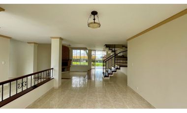 extraordinaria casa campestre en venta via Armenia- Pereira