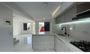 Extraordinaria casa conjunto cerrado Galicia, Pereira