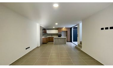 Majestuosa casa nueva con piscina en Cerritos Home Conjunto Residencial. Pereira - Colombia. Cerritos Mall.