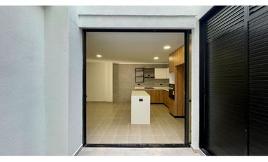 Majestuosa casa nueva con piscina en Cerritos Home Conjunto Residencial. Pereira - Colombia. Cerritos Mall.