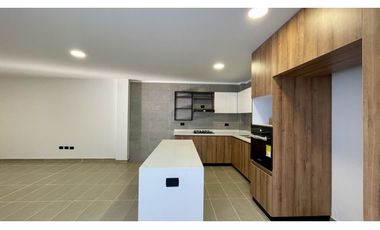 Majestuosa casa nueva con piscina en Cerritos Home Conjunto Residencial. Pereira - Colombia. Cerritos Mall.