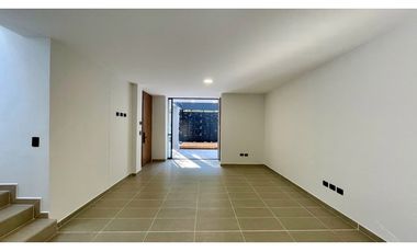 Majestuosa casa nueva con piscina en Cerritos Home Conjunto Residencial. Pereira - Colombia. Cerritos Mall.