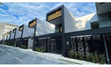 Majestuosa casa nueva con piscina en Cerritos Home Conjunto Residencial. Pereira - Colombia. Cerritos Mall.