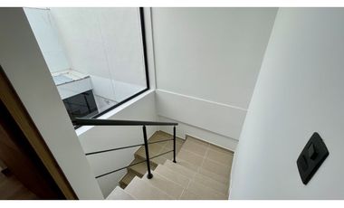 Majestuosa casa nueva con piscina en Cerritos Home Conjunto Residencial. Pereira - Colombia. Cerritos Mall.