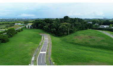 Extraordinaro terreno con bosque nativo y nacimiento de agua en Malabar Condominio Campestre. Cerritos. Pereira - Colombia.
