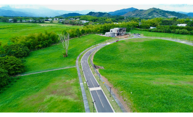 Extraordinaro terreno con bosque nativo y nacimiento de agua en Malabar Condominio Campestre. Cerritos. Pereira - Colombia.