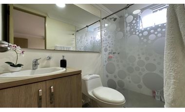 Apartamento en Conjunto Residencial San Silvestre. Avenida Sur.