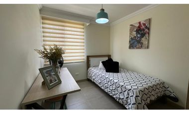 Apartamento en Conjunto Residencial San Silvestre. Avenida Sur.