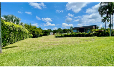 Extraordinario terreno plano en Maracay Ciudad Campestre. Cerritos. Pereira - Colombia.