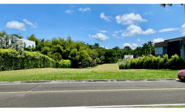 Extraordinario terreno plano en Maracay Ciudad Campestre. Cerritos. Pereira - Colombia.