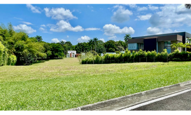 Extraordinario terreno plano en Maracay Ciudad Campestre. Cerritos. Pereira - Colombia.