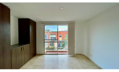 Extraordinaria casa en Cerritos Campestre Conjunto Residencial con cocina remodelada con 113 m2. Cerritos. Pereira - Colombia.