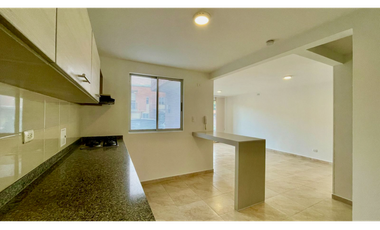 Extraordinaria casa en Cerritos Campestre Conjunto Residencial con cocina remodelada con 113 m2. Cerritos. Pereira - Colombia.