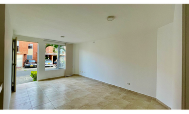 Extraordinaria casa en Cerritos Campestre Conjunto Residencial con cocina remodelada con 113 m2. Cerritos. Pereira - Colombia.